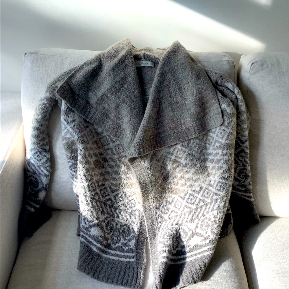 Ambercrombie and fitch cardigan